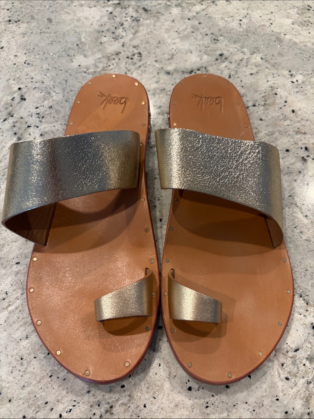 beek Finch Leather Toe Ring Sandal Gold/Honey